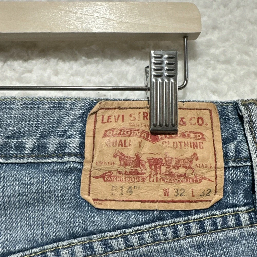 Levis 514 Jeans Men's‎ Size 32 Blue Slim Straight Light Wash Distressed Denim
